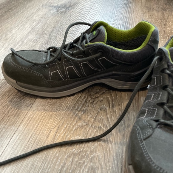 Lowa Gortex Hiking Shoe (Trail Runner) - W’s 10 - Picture 3 of 8